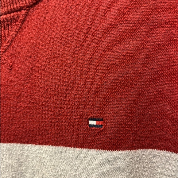 Vintage style Tommy Hilfiger Men's Color Block Sweater - Red, Gray, and Blue - Picture 4 of 6